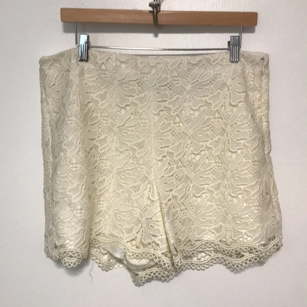 NEW Worthington Womens Lace‎ Short. 14